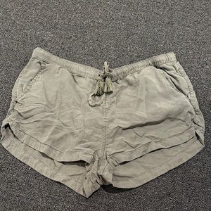 Aerie Olive Women's Cargo Shorts